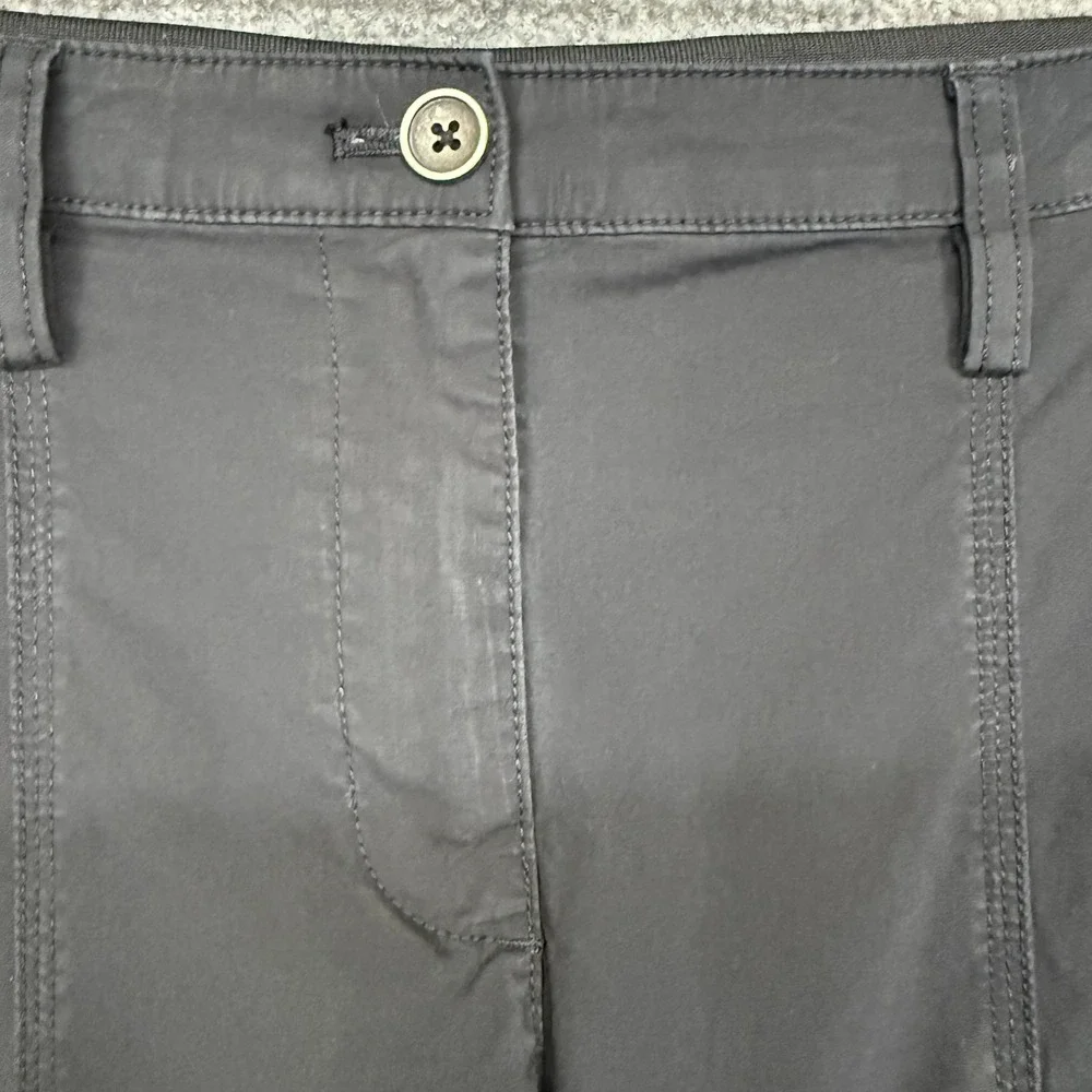 Chicos Capri Pants 00 Womens 2 Black Stretch Cargo Utility Cuffed Cropped